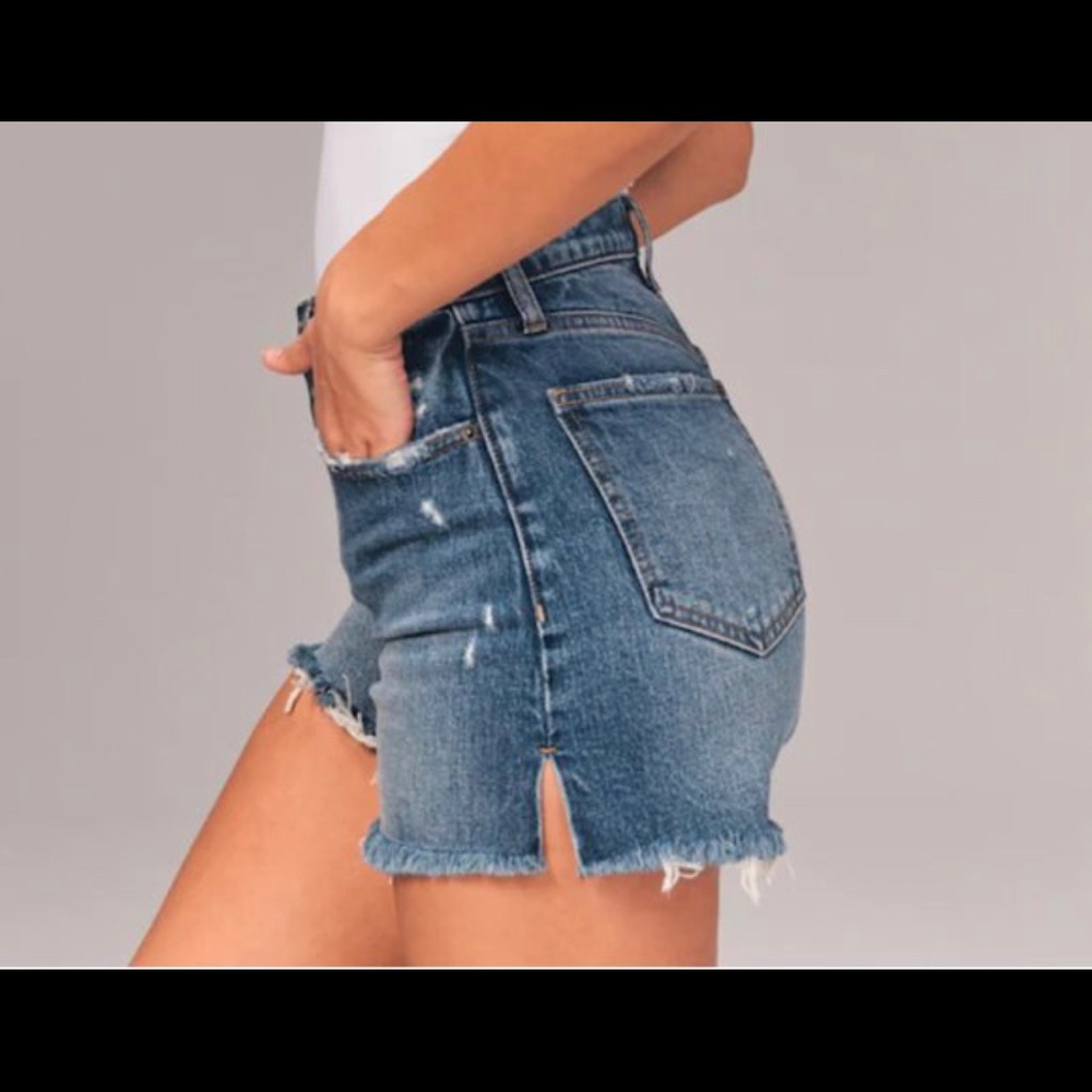 Abercrombie High Rise 4 Inch Mom Shorts